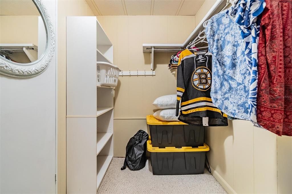 Под контрактом: $185,000 (2 спален, 2 ванн, 1328 Квадратных фут)