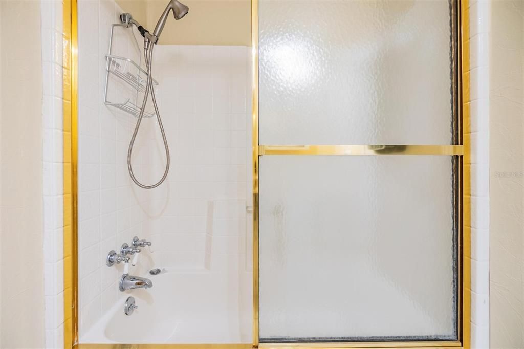 Под контрактом: $185,000 (2 спален, 2 ванн, 1328 Квадратных фут)