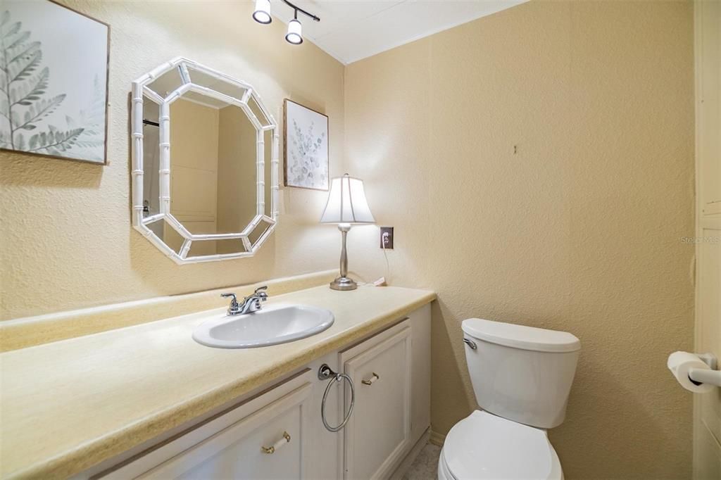 Под контрактом: $185,000 (2 спален, 2 ванн, 1328 Квадратных фут)