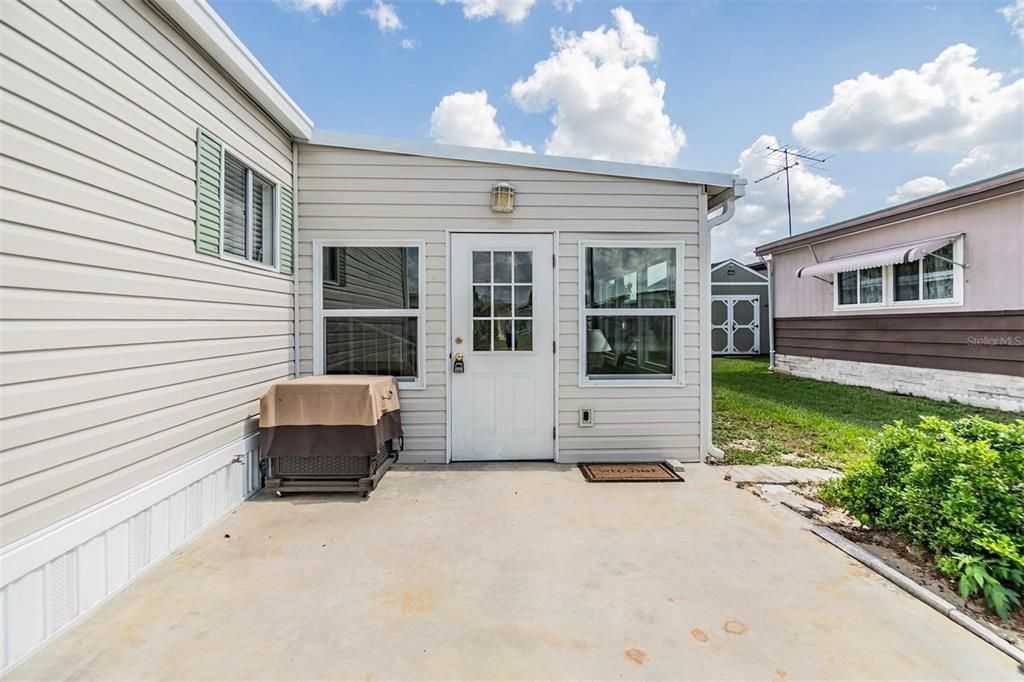 Под контрактом: $185,000 (2 спален, 2 ванн, 1328 Квадратных фут)