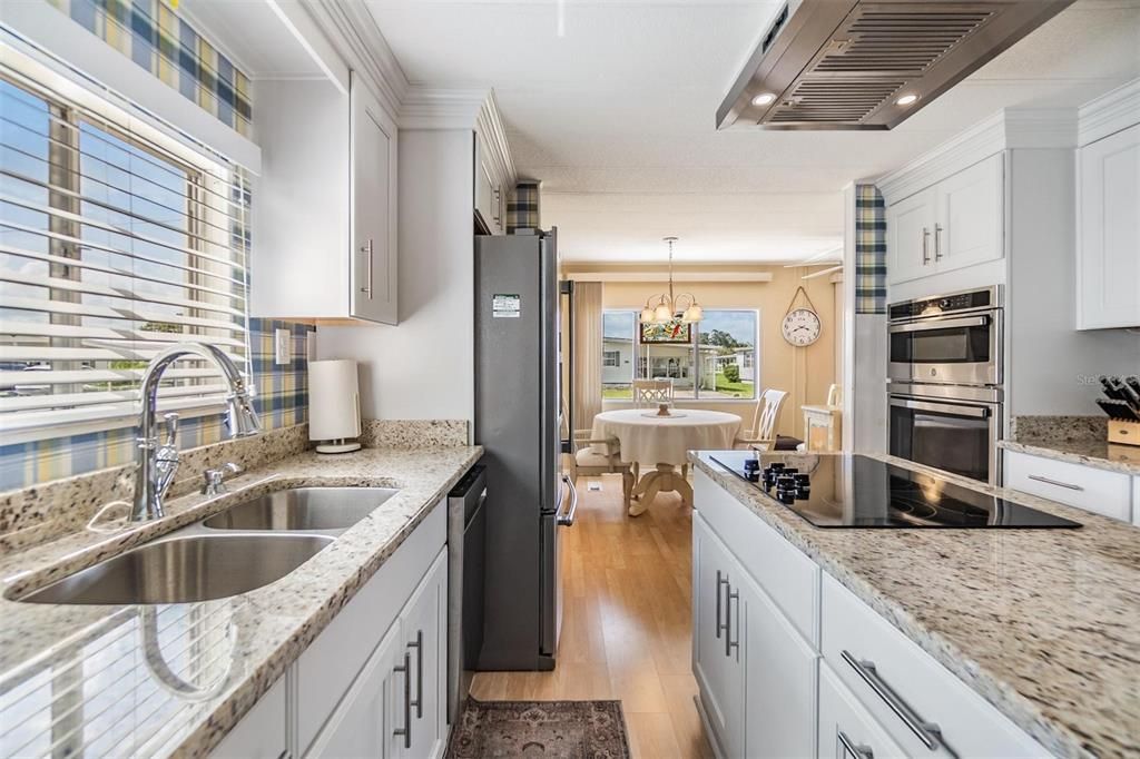 Под контрактом: $185,000 (2 спален, 2 ванн, 1328 Квадратных фут)