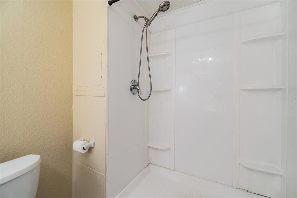 Под контрактом: $185,000 (2 спален, 2 ванн, 1328 Квадратных фут)