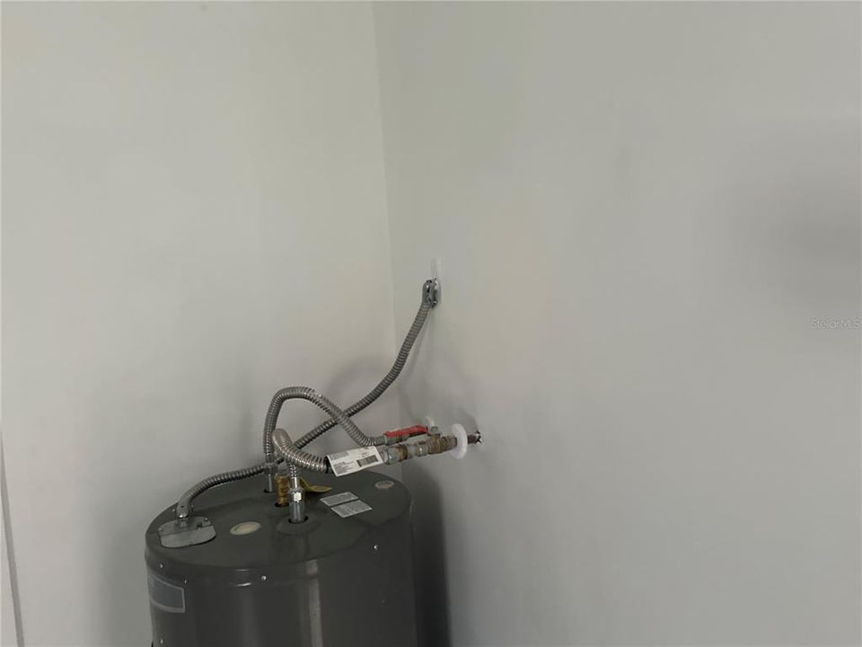 For Rent: $1,399 (4 beds, 3 baths, 1364 Square Feet)