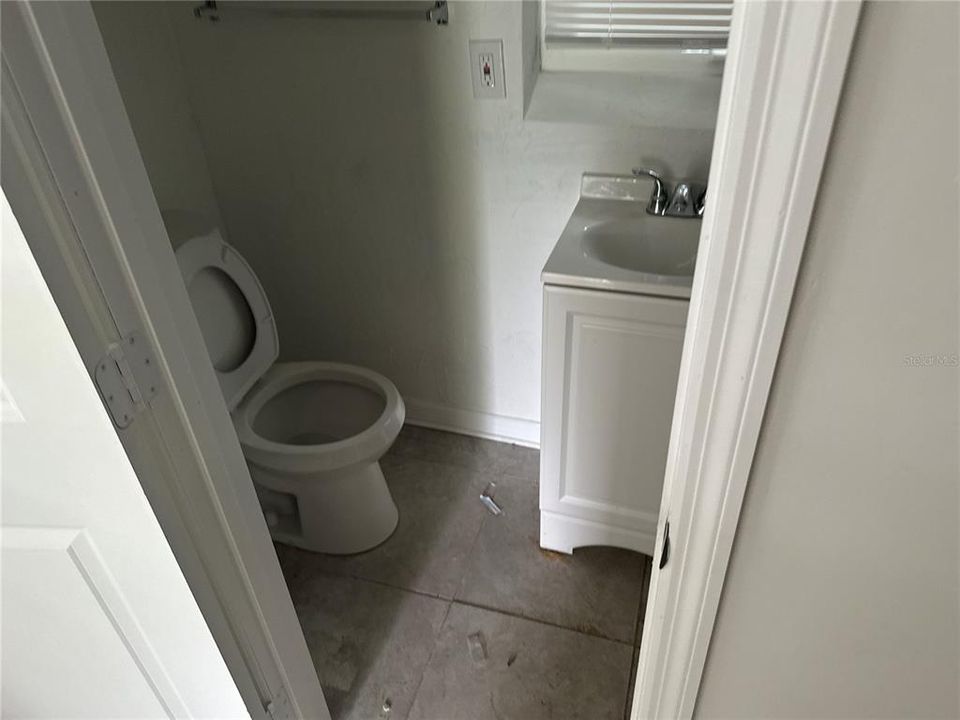 For Rent: $1,399 (4 beds, 3 baths, 1364 Square Feet)