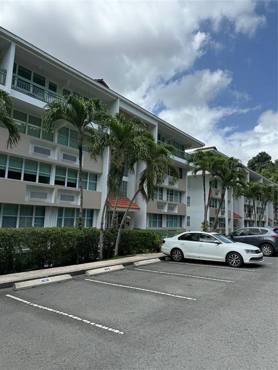 Под контрактом: $410,000 (3 спален, 2 ванн, 1573 Квадратных фут)