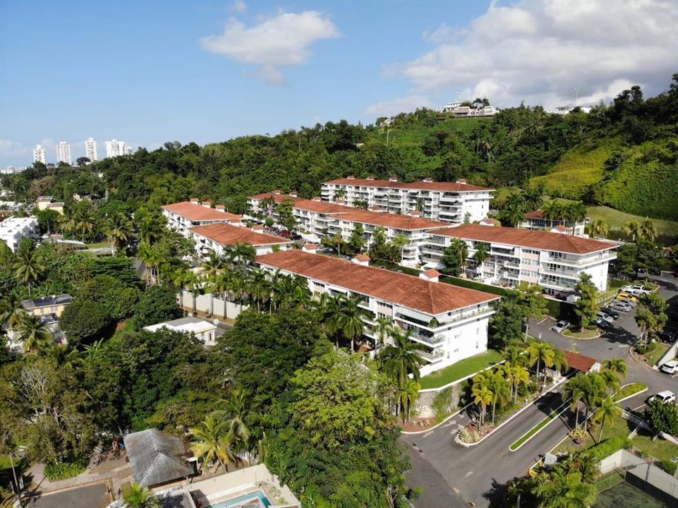 Под контрактом: $410,000 (3 спален, 2 ванн, 1573 Квадратных фут)