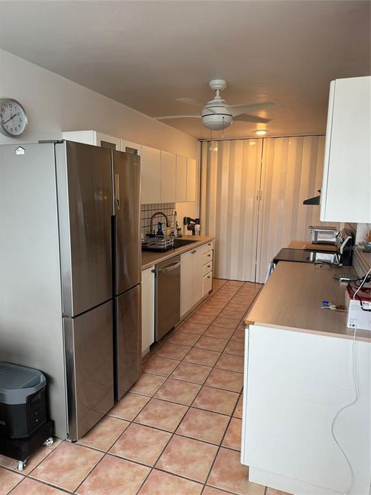 Под контрактом: $410,000 (3 спален, 2 ванн, 1573 Квадратных фут)