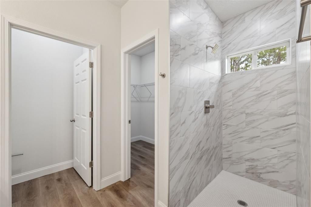 Activo con contrato: $262,000 (4 camas, 2 baños, 1503 Pies cuadrados)