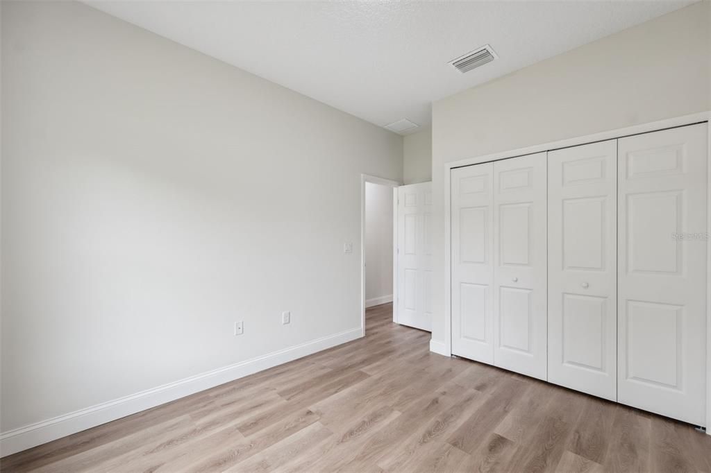 Activo con contrato: $262,000 (4 camas, 2 baños, 1503 Pies cuadrados)