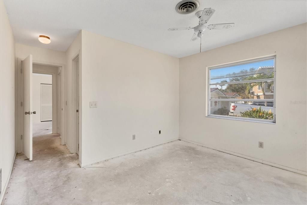 Activo con contrato: $387,500 (3 camas, 3 baños, 2187 Pies cuadrados)