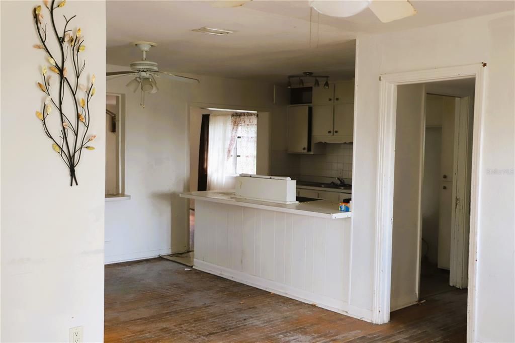 For Sale: $185,000 (3 beds, 2 baths, 1706 Square Feet)