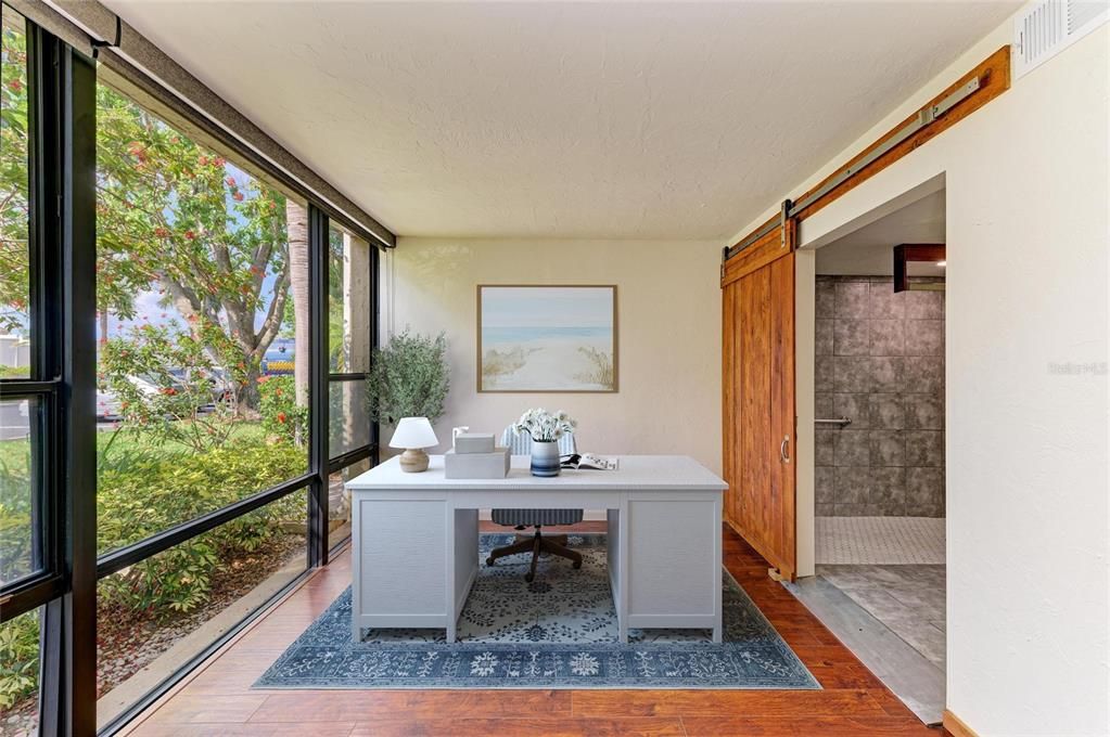 合同活跃: $139,000 (2 贝兹, 2 浴室, 940 平方英尺)