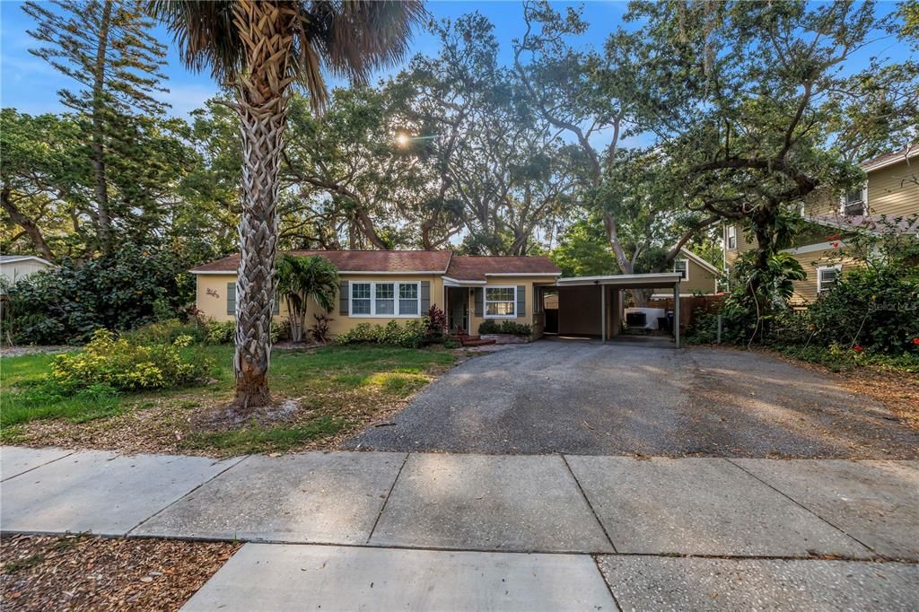 Недавно продано: $569,000 (3 спален, 2 ванн, 1794 Квадратных фут)