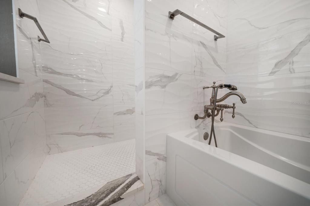 En Venta: $1,199,999 (2 camas, 2 baños, 2367 Pies cuadrados)