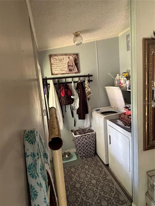 For Sale: $689,000 (2 beds, 2 baths, 1216 Square Feet)