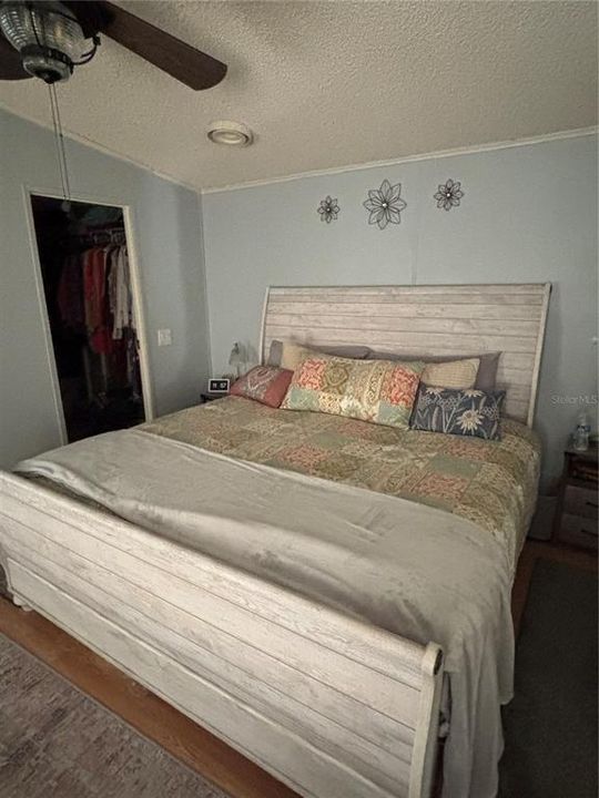 For Sale: $689,000 (2 beds, 2 baths, 1216 Square Feet)