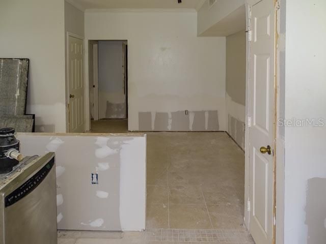 合同活跃: $159,900 (2 贝兹, 2 浴室, 1140 平方英尺)