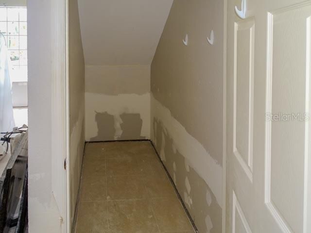 合同活跃: $159,900 (2 贝兹, 2 浴室, 1140 平方英尺)