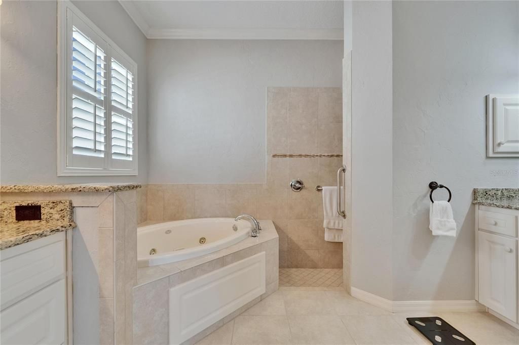 For Sale: $629,000 (4 beds, 2 baths, 2633 Square Feet)