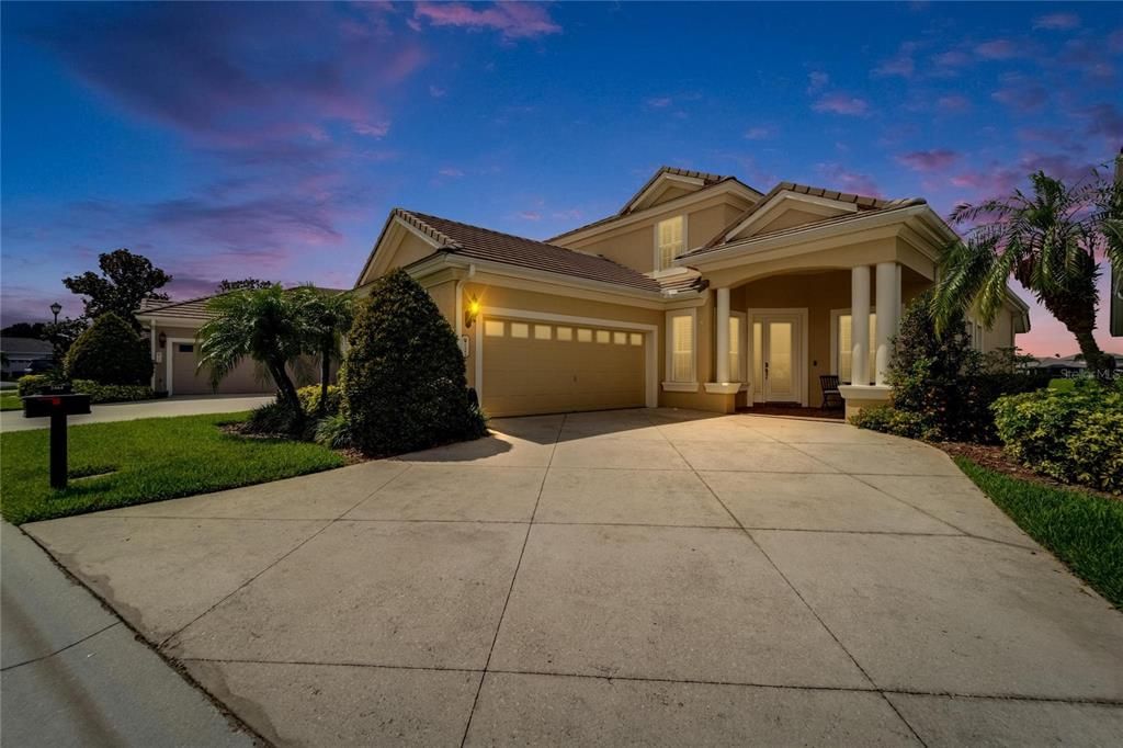 For Sale: $629,000 (4 beds, 2 baths, 2633 Square Feet)