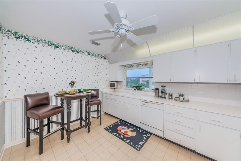 На продажу: $450,000 (2 спален, 2 ванн, 1565 Квадратных фут)