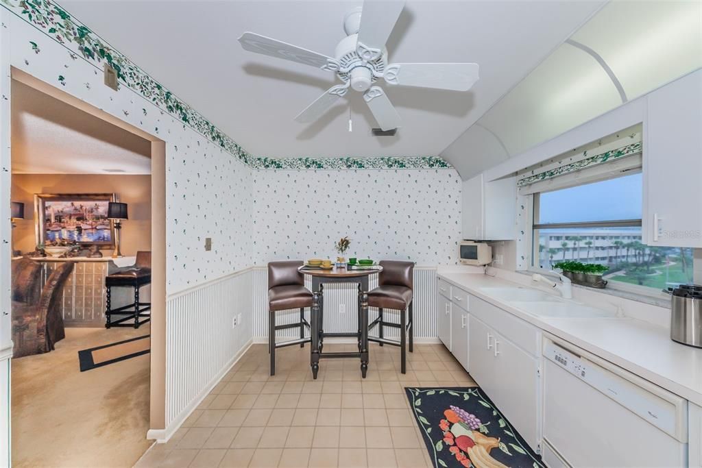 На продажу: $450,000 (2 спален, 2 ванн, 1565 Квадратных фут)