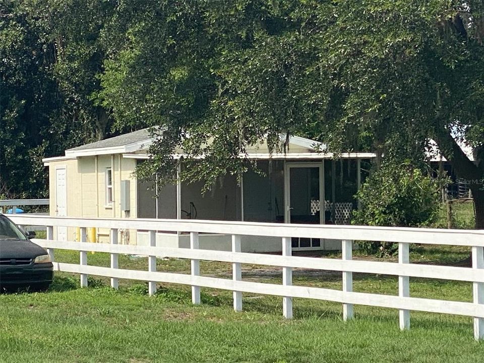 For Sale: $868,000 (3 beds, 2 baths, 1305 Square Feet)