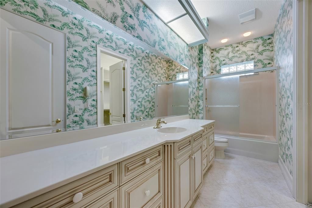 待售: $1,990,000 (6 贝兹, 6 浴室, 8173 平方英尺)