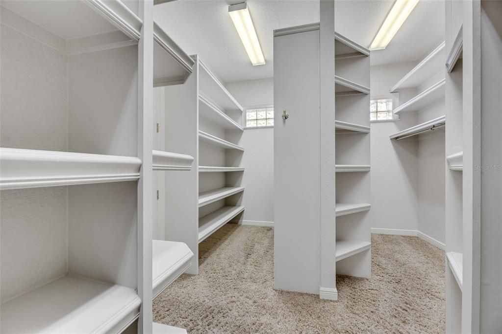 待售: $1,990,000 (6 贝兹, 6 浴室, 8173 平方英尺)