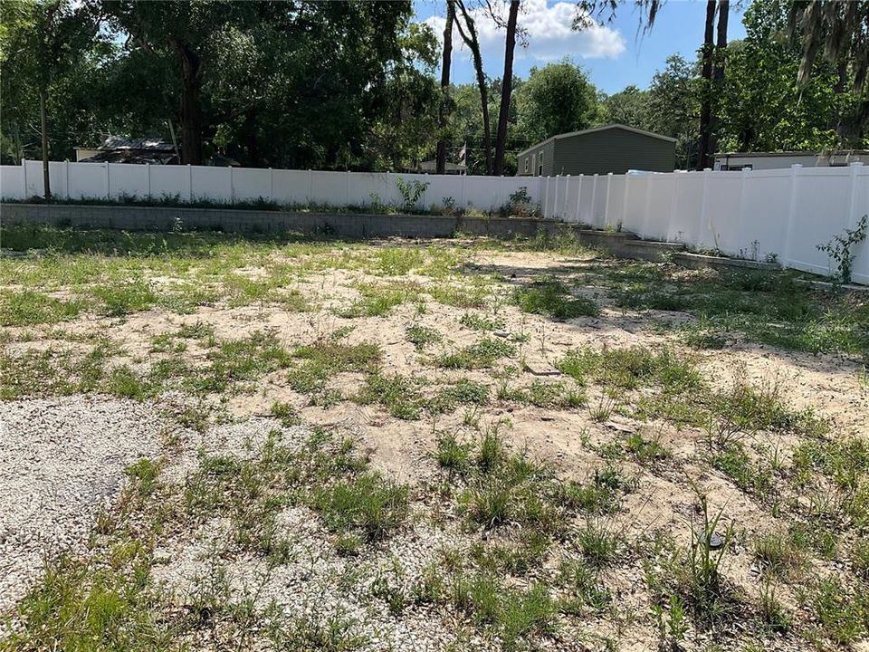 На продажу: $35,000 (0.17 acres)