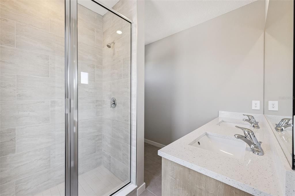 В аренду: $4,095 (3 спален, 3 ванн, 1807 Квадратных фут)