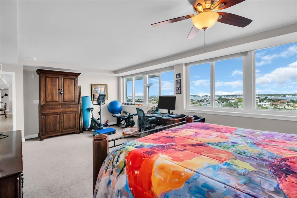 合同活跃: $1,075,000 (3 贝兹, 3 浴室, 1960 平方英尺)