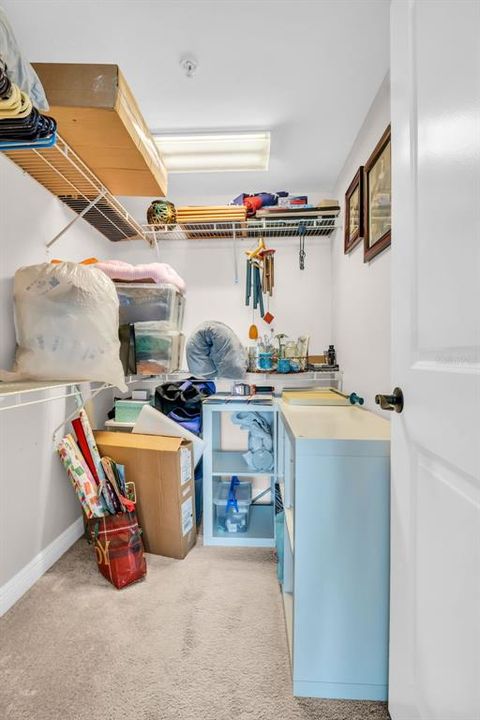 合同活跃: $1,075,000 (3 贝兹, 3 浴室, 1960 平方英尺)