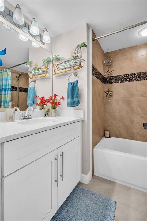 合同活跃: $1,075,000 (3 贝兹, 3 浴室, 1960 平方英尺)