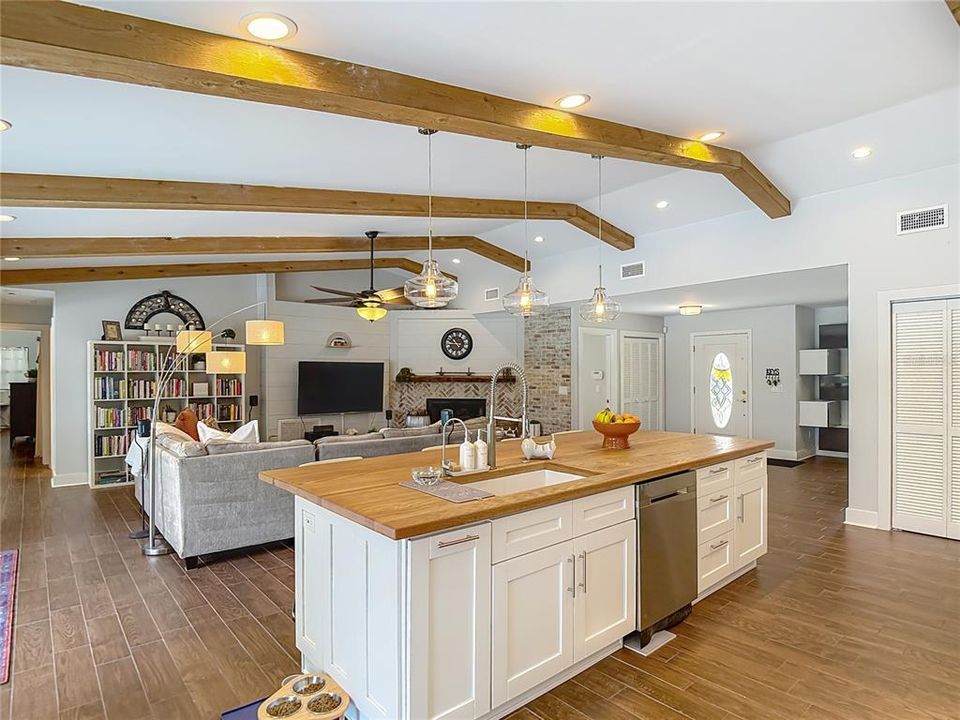 Active With Contract: $695,000 (3 beds, 2 baths, 2217 Square Feet)