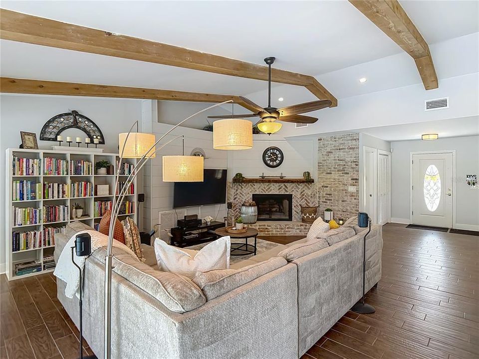 Active With Contract: $695,000 (3 beds, 2 baths, 2217 Square Feet)