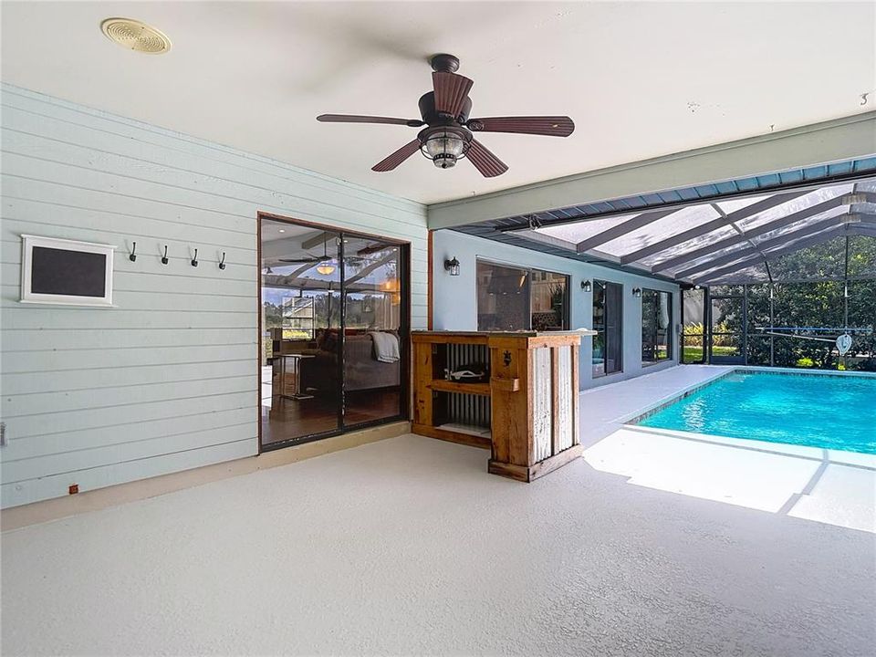 Active With Contract: $695,000 (3 beds, 2 baths, 2217 Square Feet)