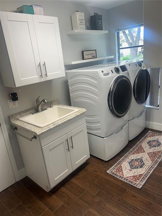 Active With Contract: $695,000 (3 beds, 2 baths, 2217 Square Feet)