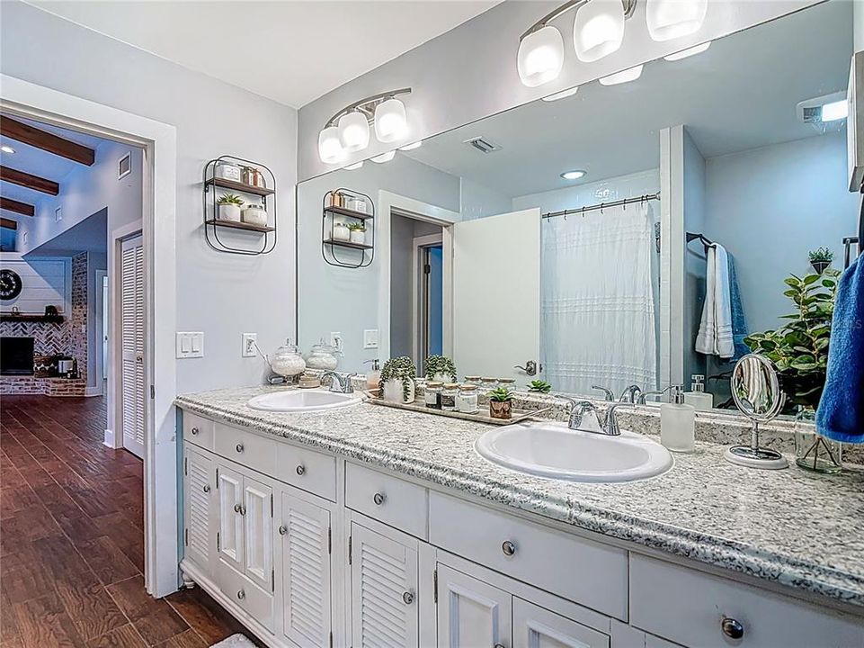 Active With Contract: $695,000 (3 beds, 2 baths, 2217 Square Feet)