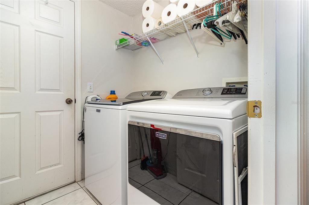 На продажу: $380,000 (3 спален, 2 ванн, 1702 Квадратных фут)