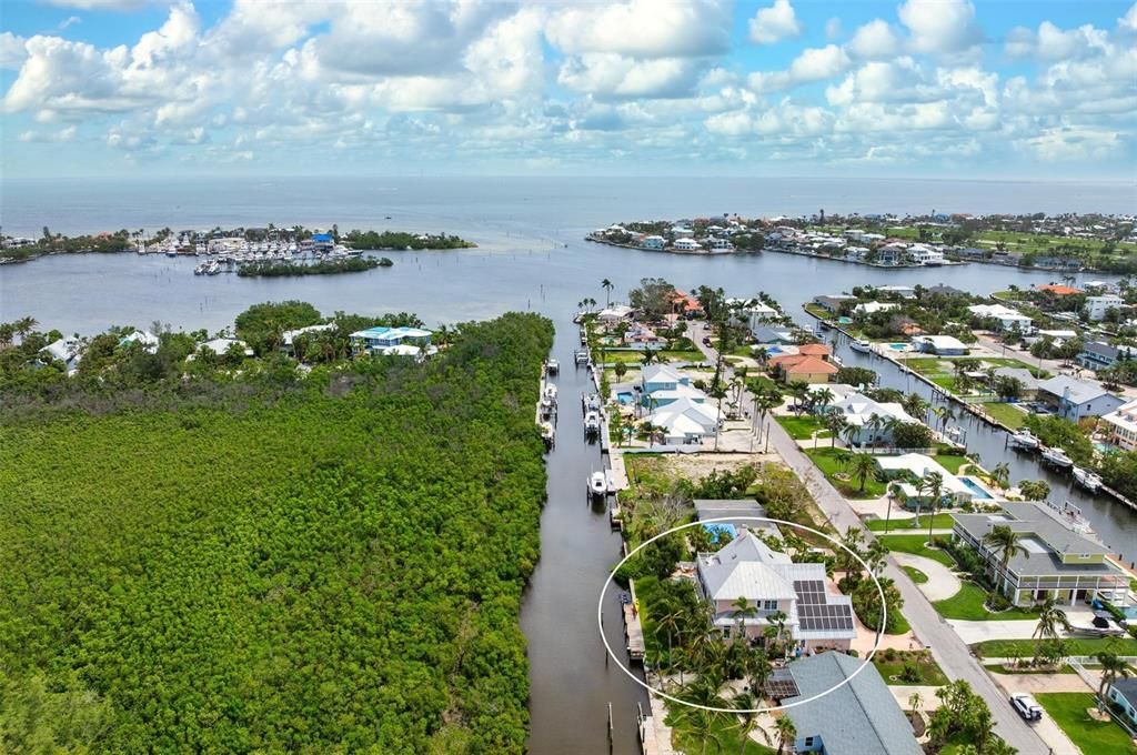 For Sale: $2,999,000 (3 beds, 3 baths, 2796 Square Feet)