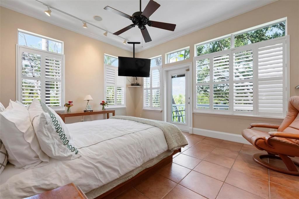 For Sale: $2,999,000 (3 beds, 3 baths, 2796 Square Feet)