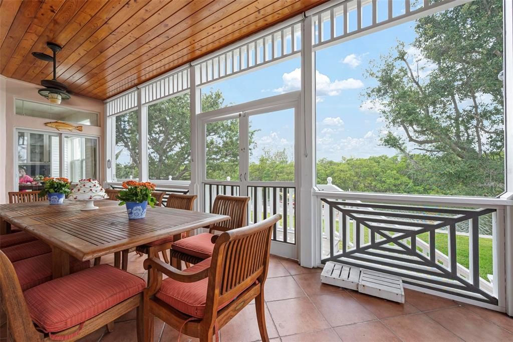 For Sale: $2,999,000 (3 beds, 3 baths, 2796 Square Feet)