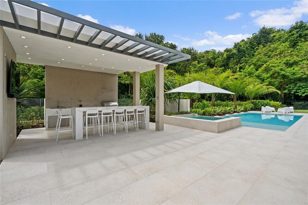 Active With Contract: $2,900,000 (4 beds, 5 baths, 3230 Square Feet)