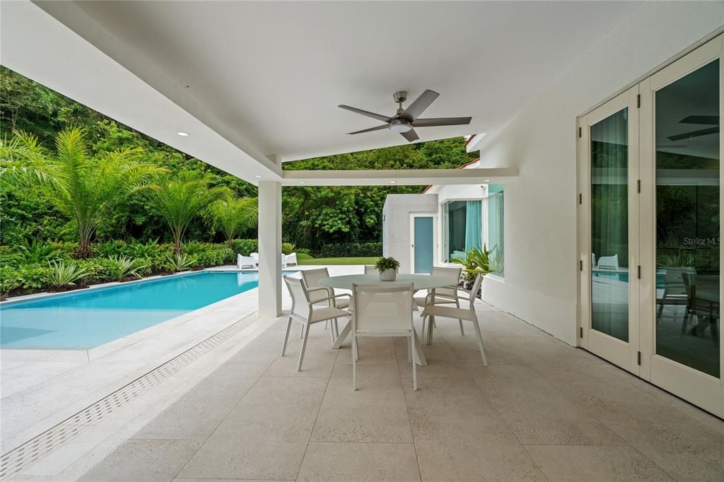 Active With Contract: $2,900,000 (4 beds, 5 baths, 3230 Square Feet)