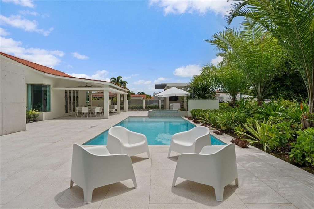 Active With Contract: $2,900,000 (4 beds, 5 baths, 3230 Square Feet)
