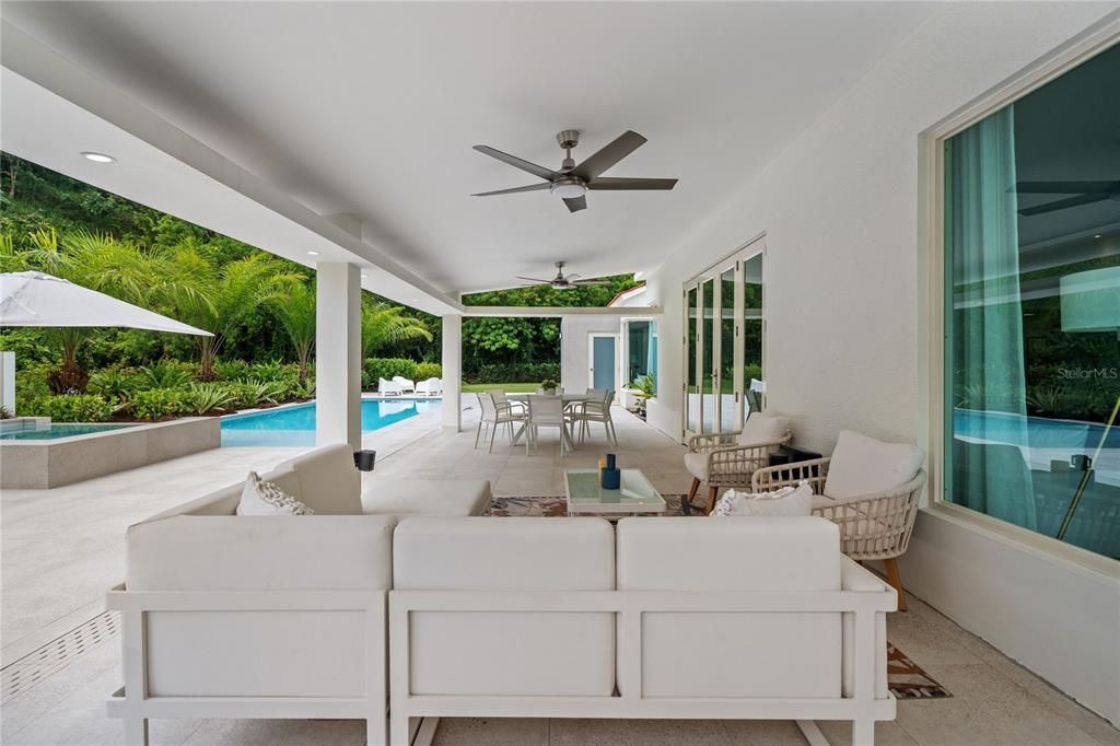 Active With Contract: $2,900,000 (4 beds, 5 baths, 3230 Square Feet)