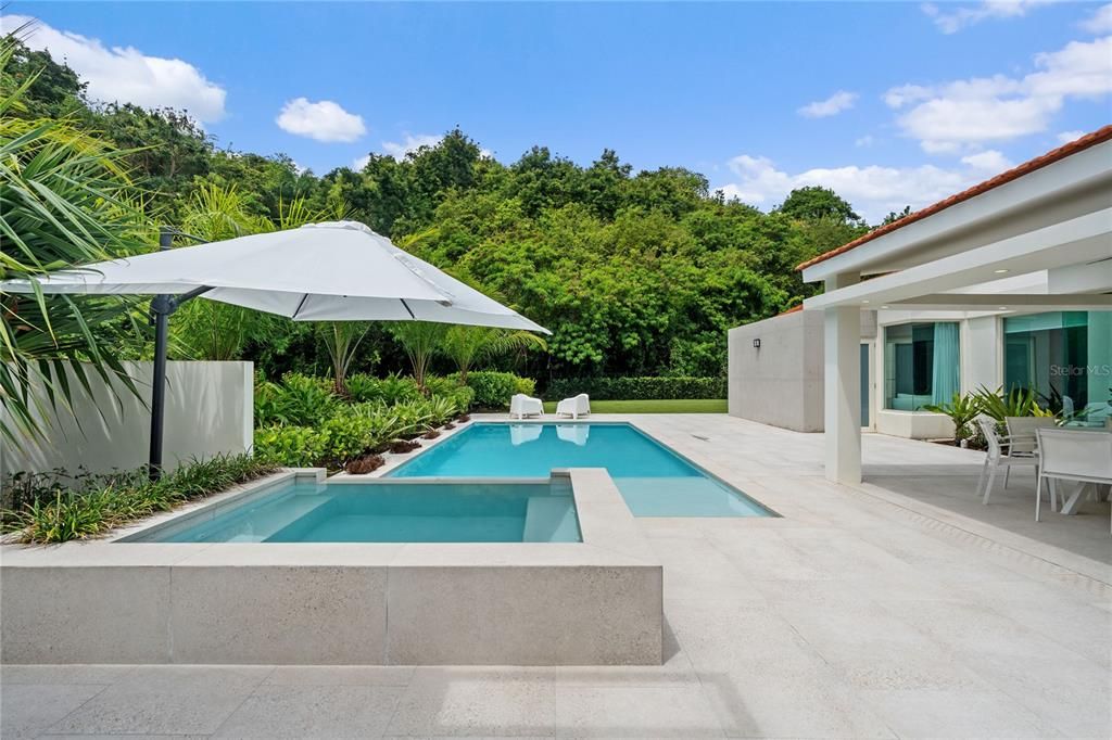 Active With Contract: $2,900,000 (4 beds, 5 baths, 3230 Square Feet)