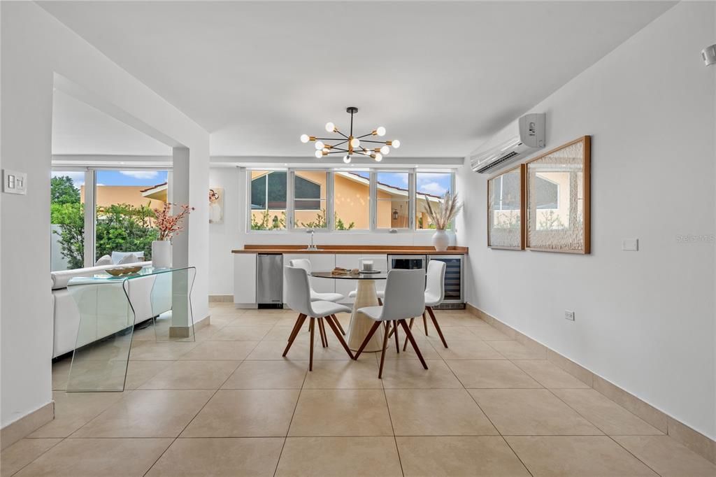 Active With Contract: $2,900,000 (4 beds, 5 baths, 3230 Square Feet)