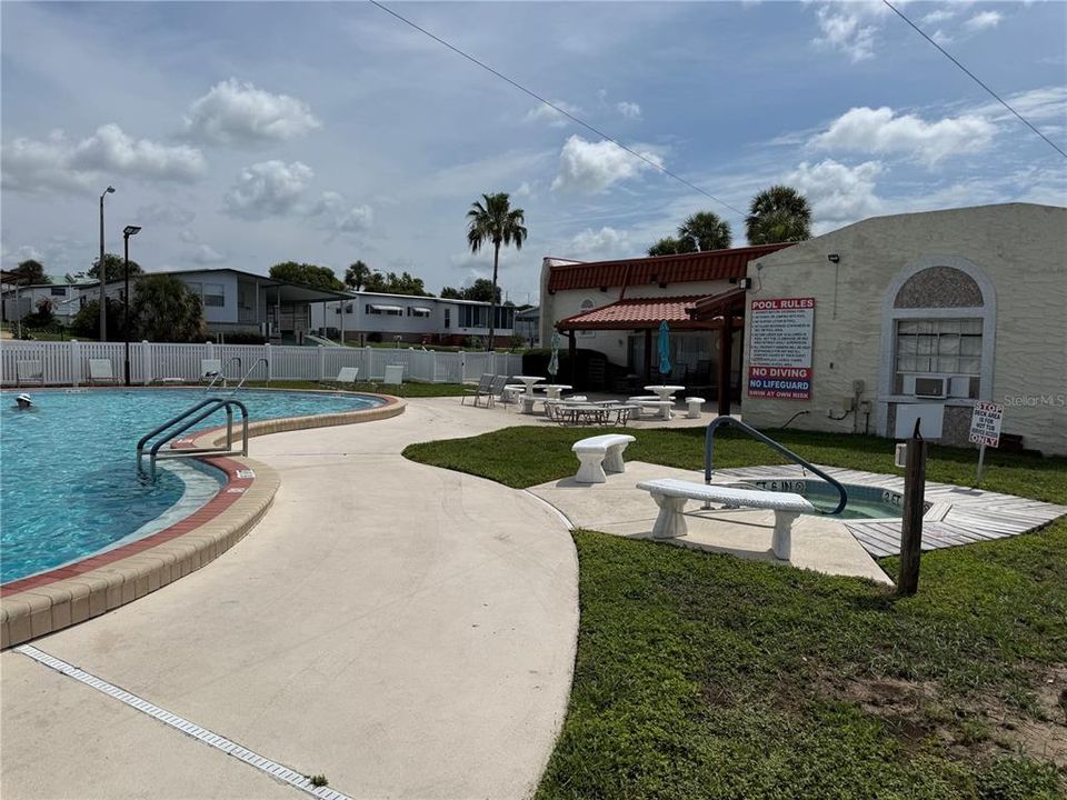 For Sale: $134,900 (2 beds, 2 baths, 1056 Square Feet)